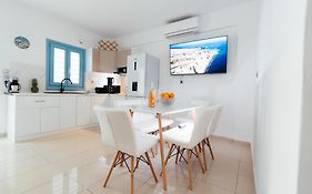 Fira Deluxe Apartment